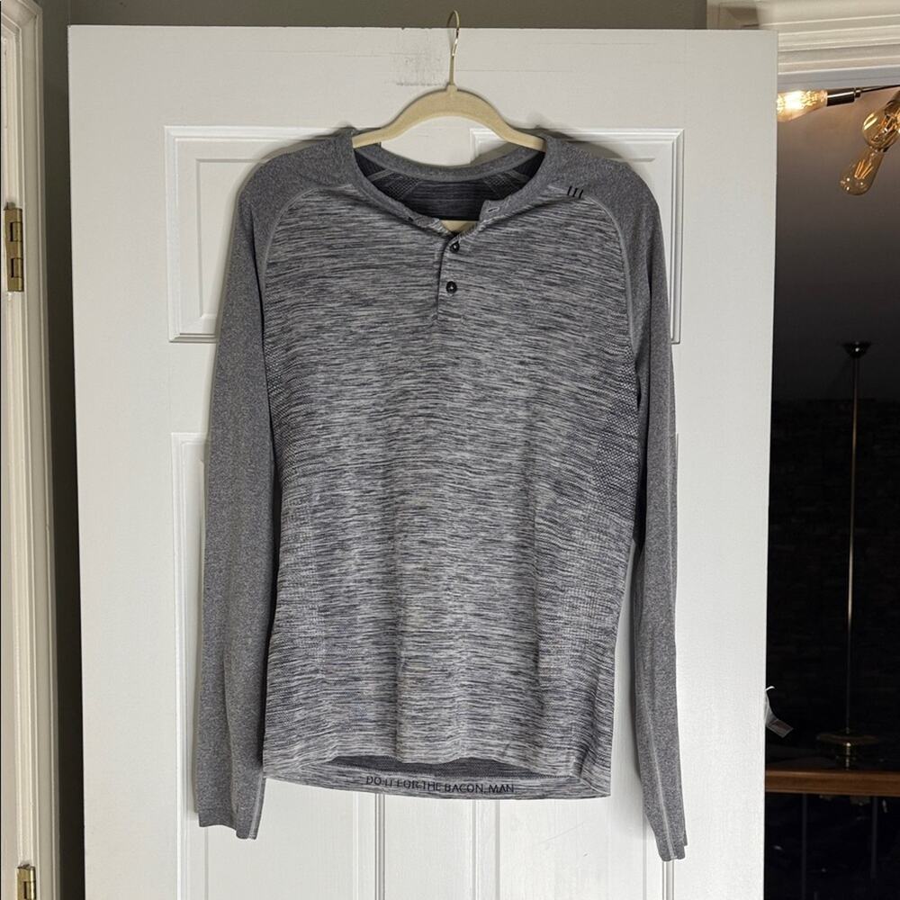 lululemon athletica Gray Long Sleeve Button Down Shirt. Medium